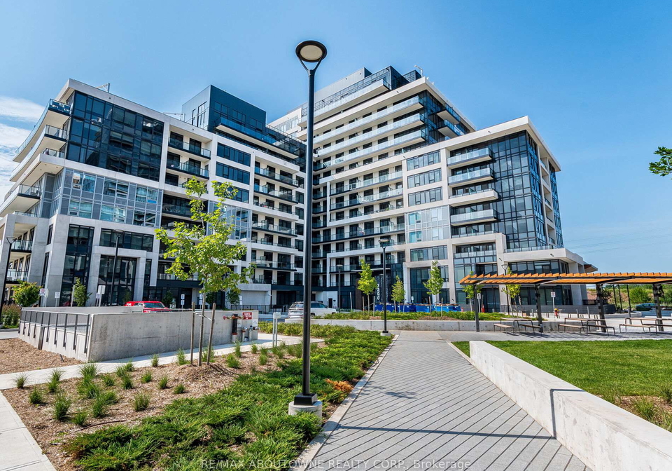 3200-william-coltson-avenue-oakville-ontario-w12950618