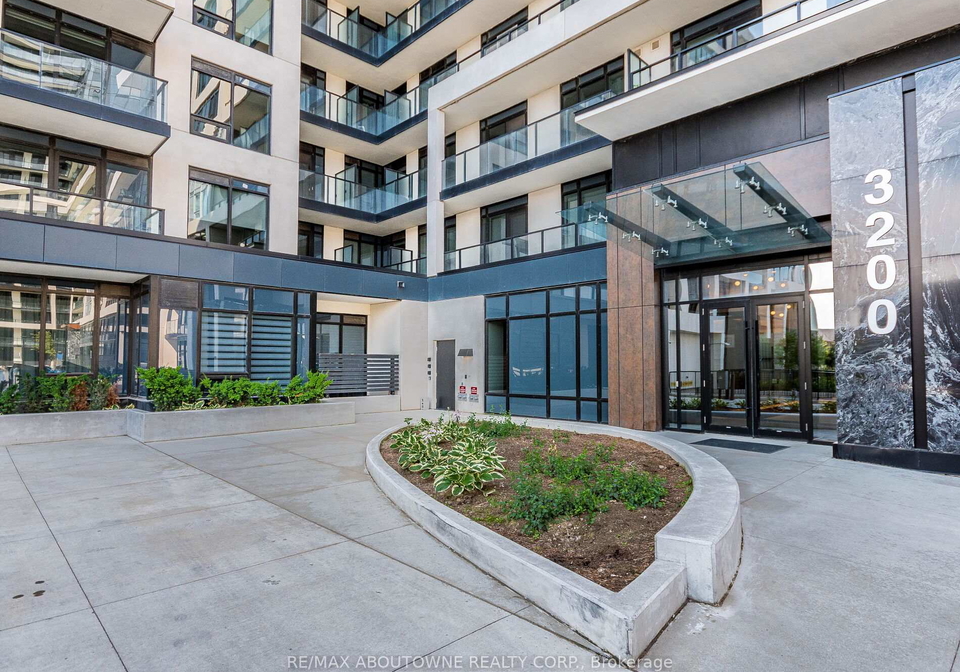3200-william-coltson-avenue-oakville-ontario-w12950618