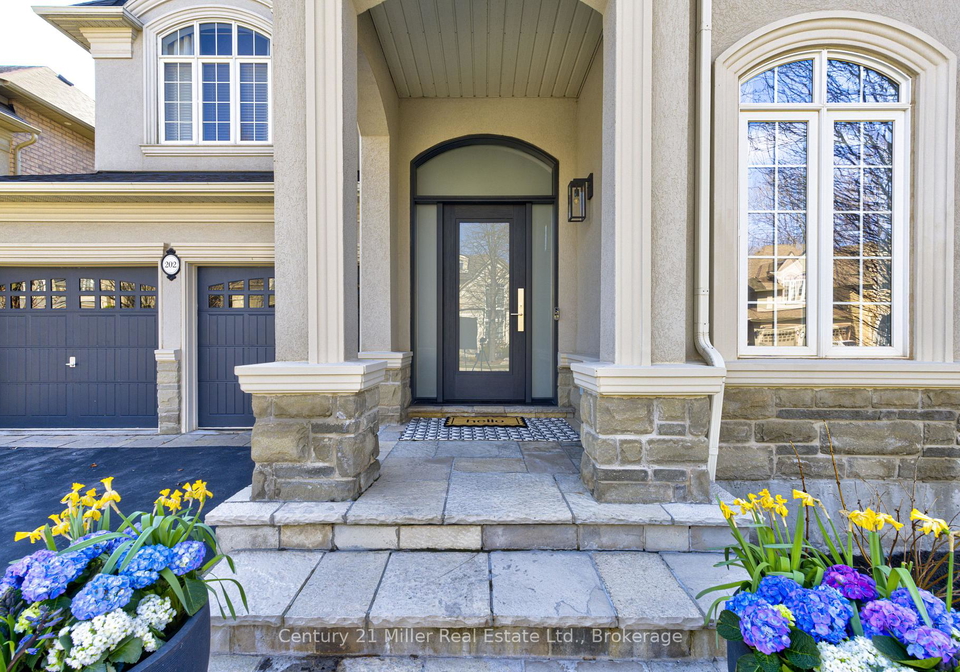 202-innville-crescent-oakville-ontario-w12950958