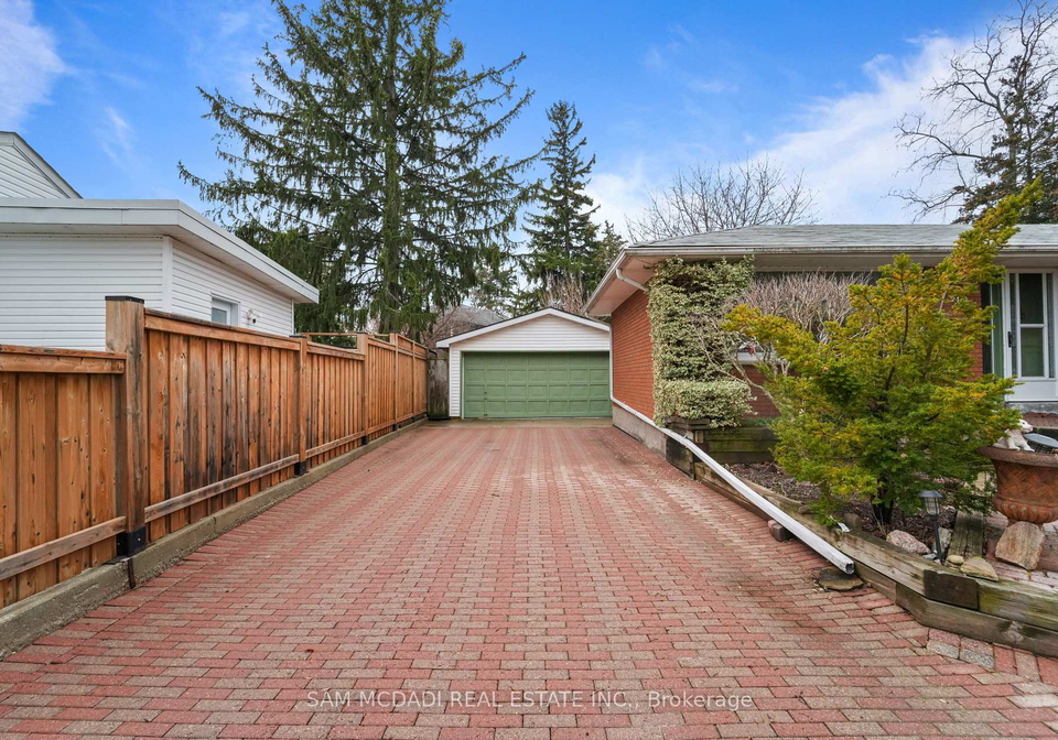 2470-meadowood-crescent-oakville-ontario-w12951034
