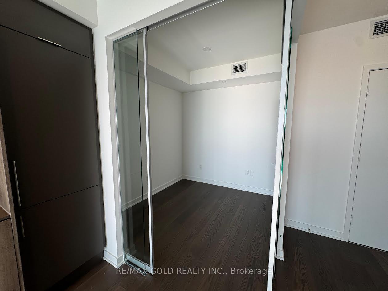 448-burnhamthorpe-road-w-mississauga-ontario-w12951046