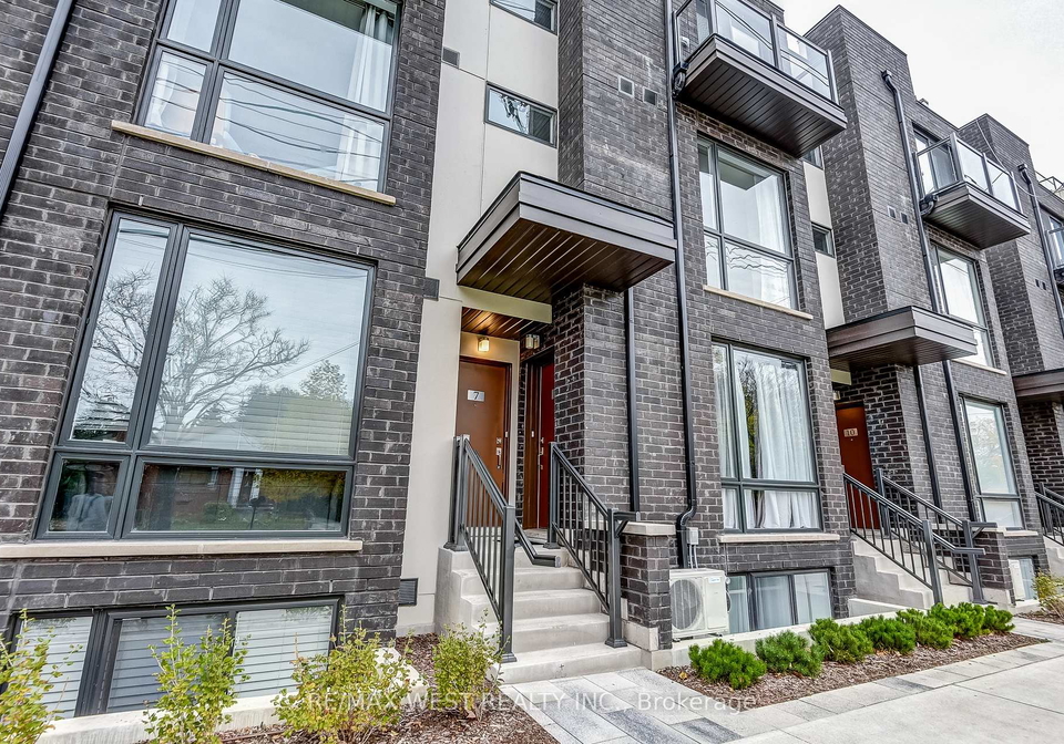 24-fieldway-road-etobicoke-ontario-w12951102