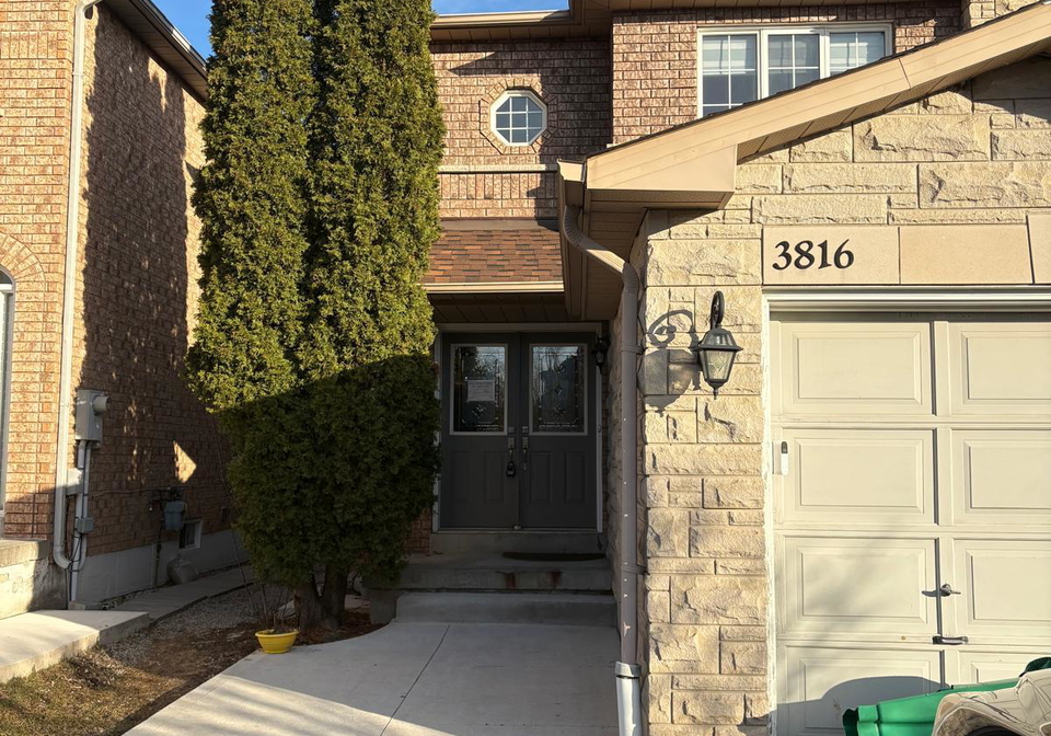 3816-foxborough-trail-mississauga-ontario-w12951236