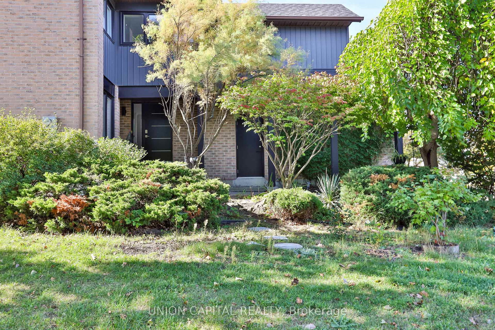 168-kingsbridge-garden-circle-mississauga-ontario-w12952112