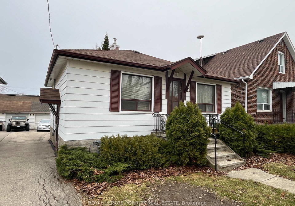 61-fairfield-avenue-etobicoke-ontario-w12952436