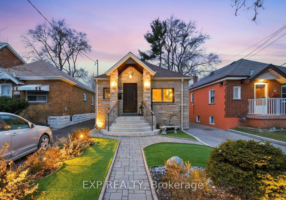 32-victoria-boulevard-north-york-ontario-w12952534