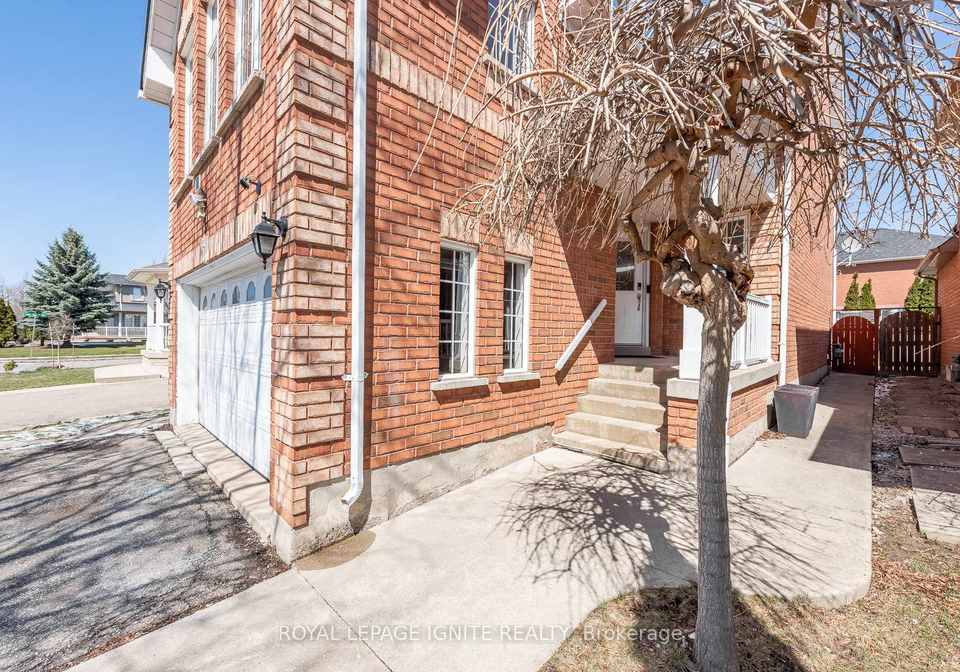 3-todmorden-drive-brampton-ontario-w12952868