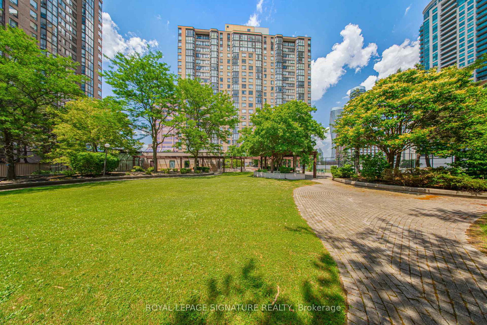 265-enfield-place-mississauga-ontario-w12952918