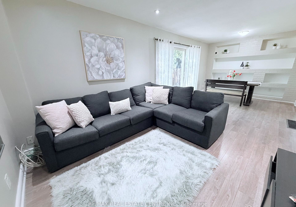 2755-windwood-drive-mississauga-ontario-w12953320