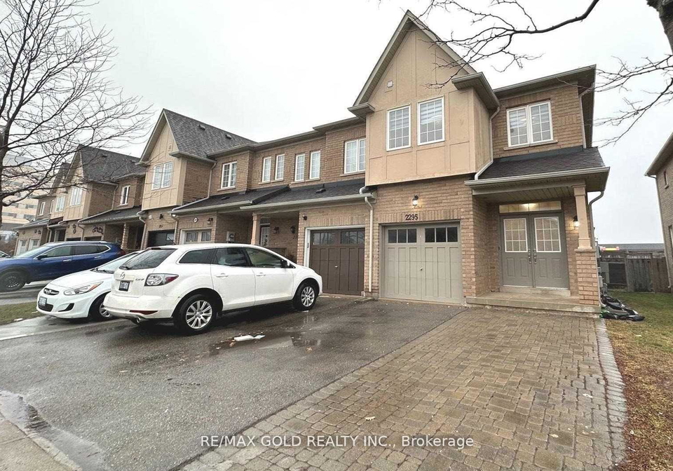 2295-stone-glen-crescent-oakville-ontario-w12953998