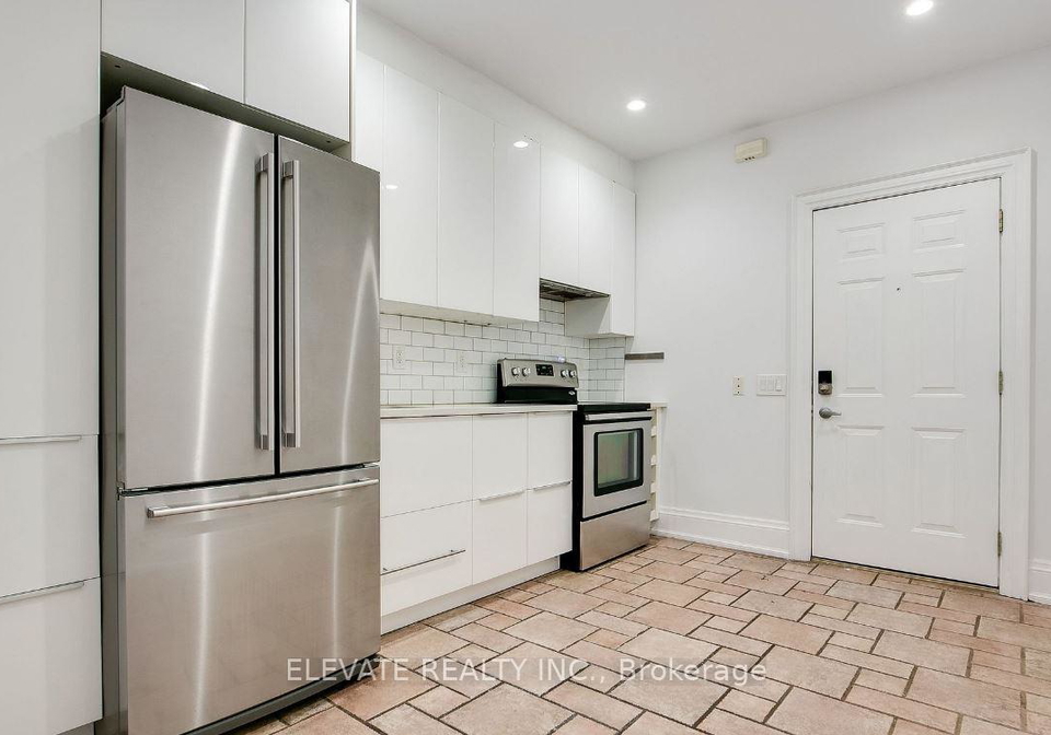 2-abbs-street-toronto-ontario-w12956320