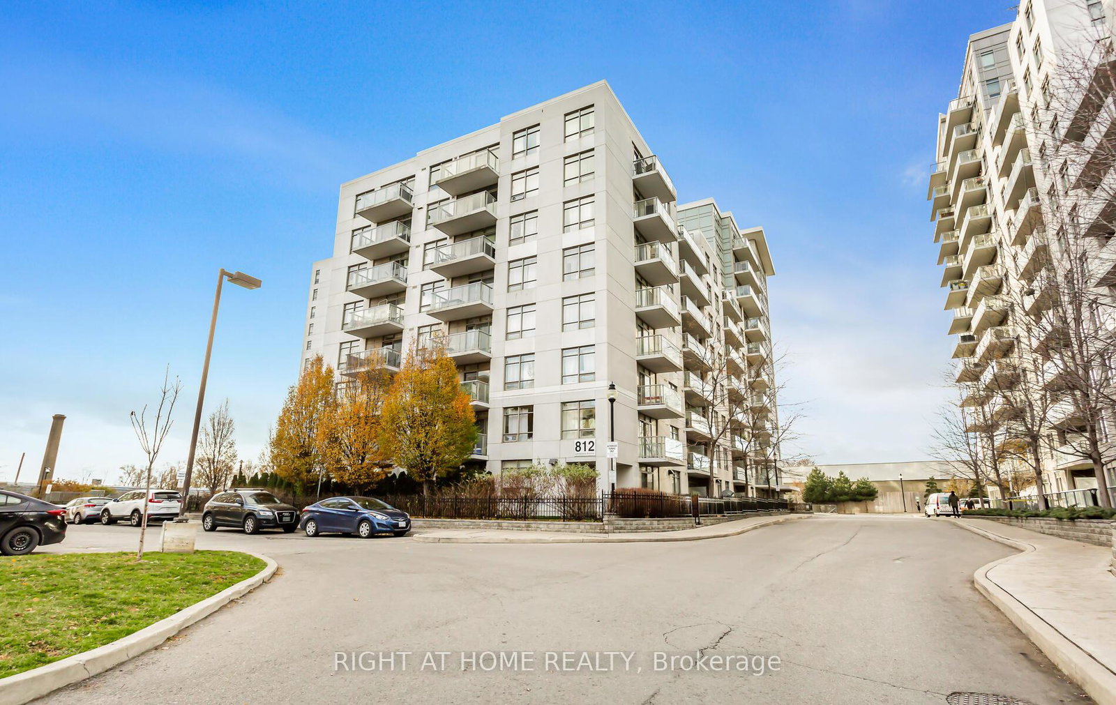 812-lansdowne-avenue-toronto-ontario-w12956570