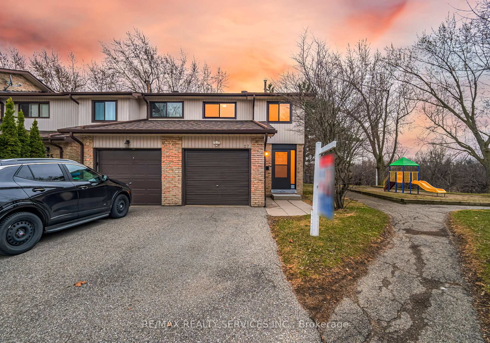 dawson-crescent-brampton-ontario-w12956846