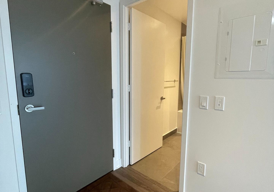 448-burnhamthorpe-road-w-mississauga-ontario-w12956944