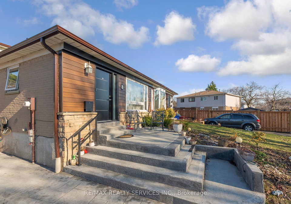 8-chipwood-acres-brampton-ontario-w12956956