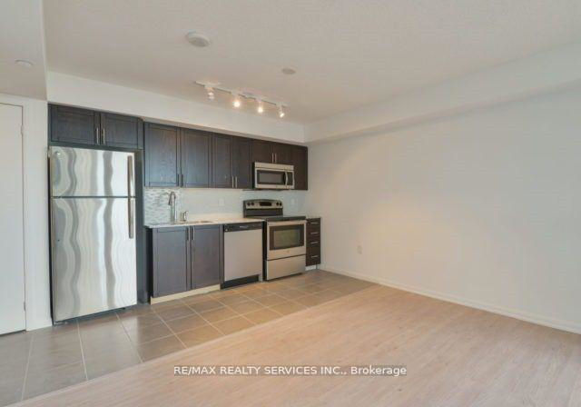 830-lawrence-avenue-w-north-york-ontario-w12957724