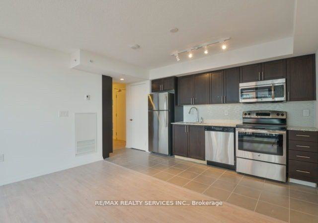 830-lawrence-avenue-w-north-york-ontario-w12957724