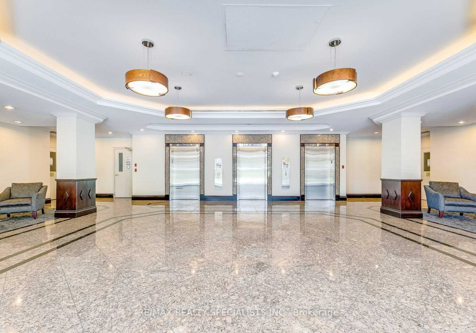 2155-burnhamthorpe-road-w-mississauga-ontario-w12957814