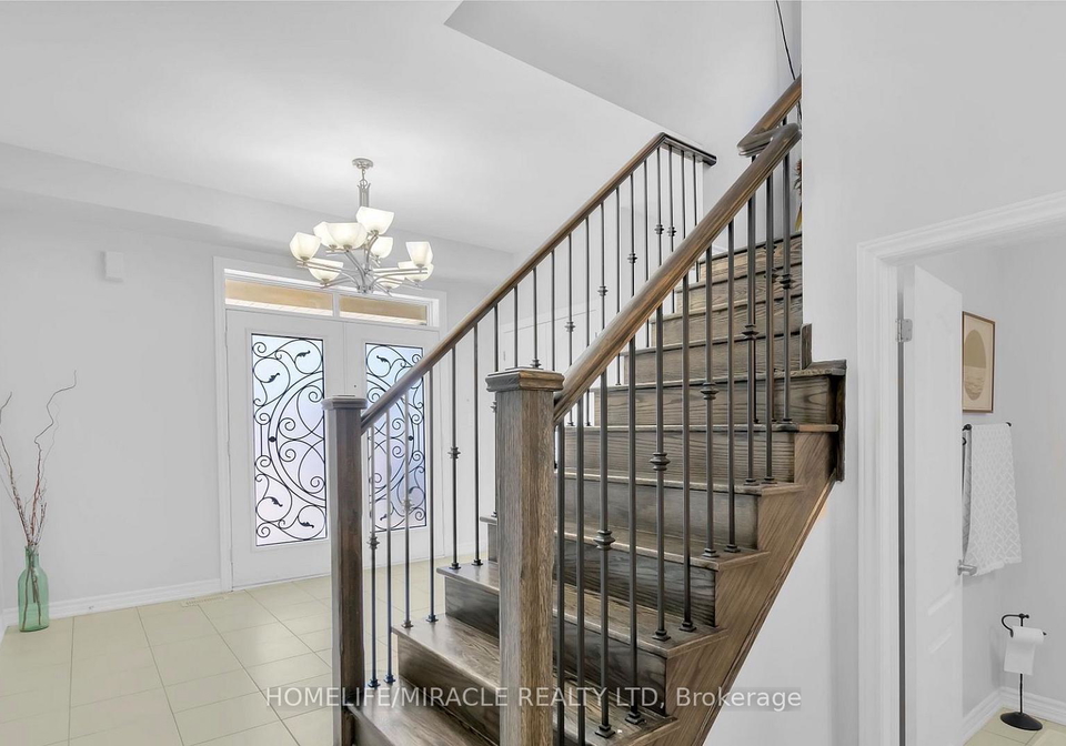 14-canary-close-brampton-ontario-w12957822