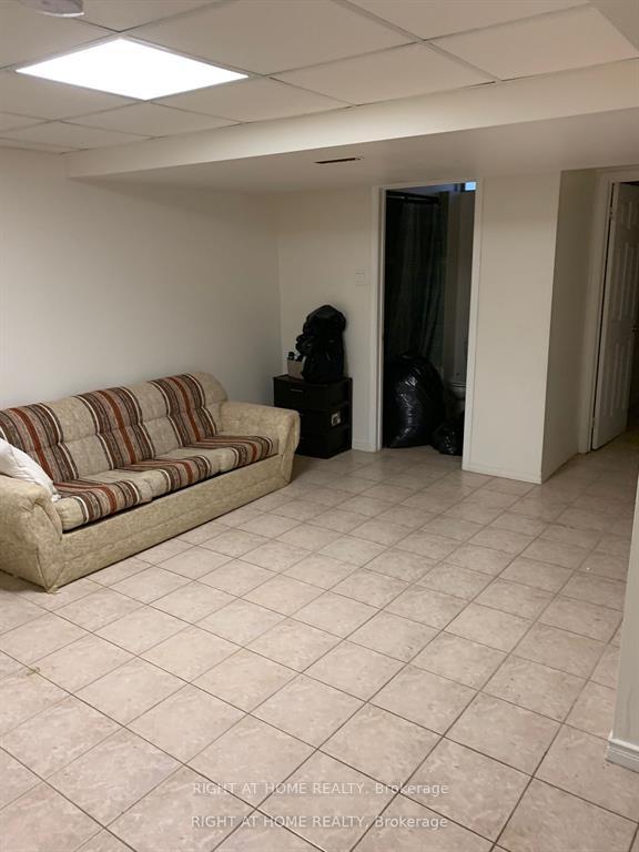 7482-magistrate-bsmt-terrace-mississauga-ontario-w12958874