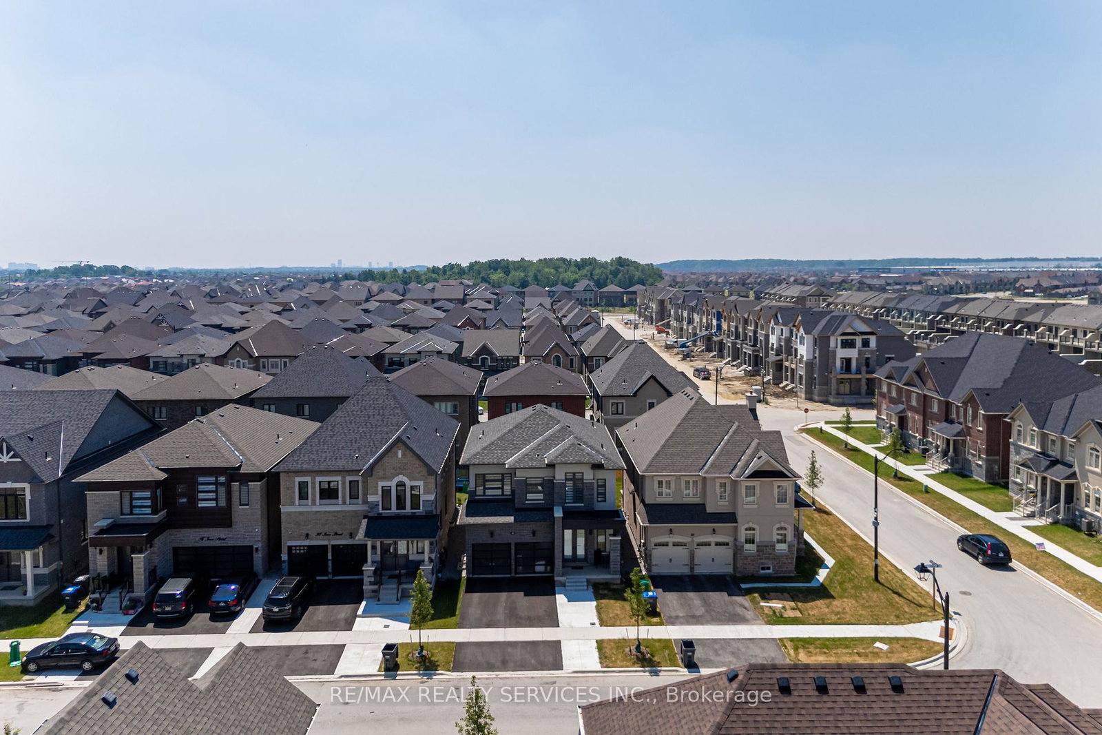 40-icon-street-brampton-ontario-w12958942