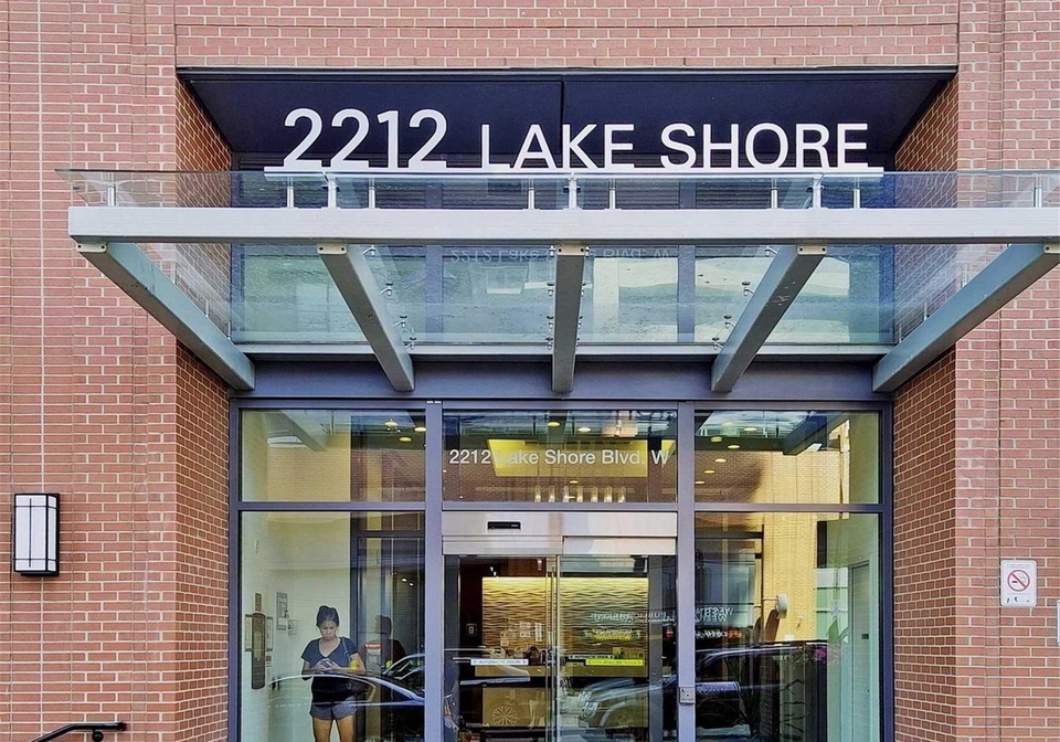 2212-lake-shore-boulevard-w-etobicoke-ontario-w12959306
