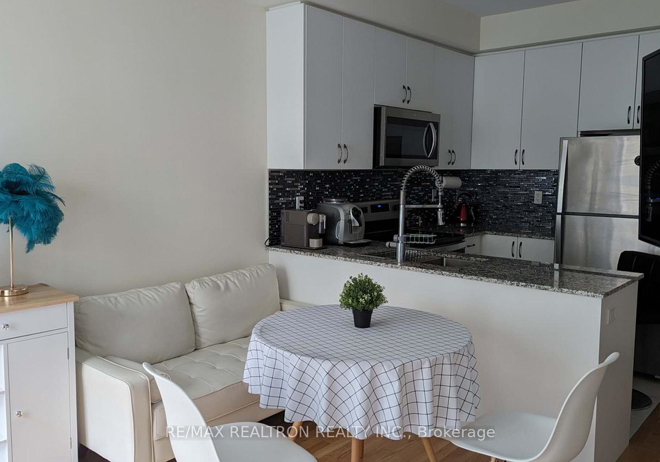 717-lawrence-avenue-w-north-york-ontario-w12959426