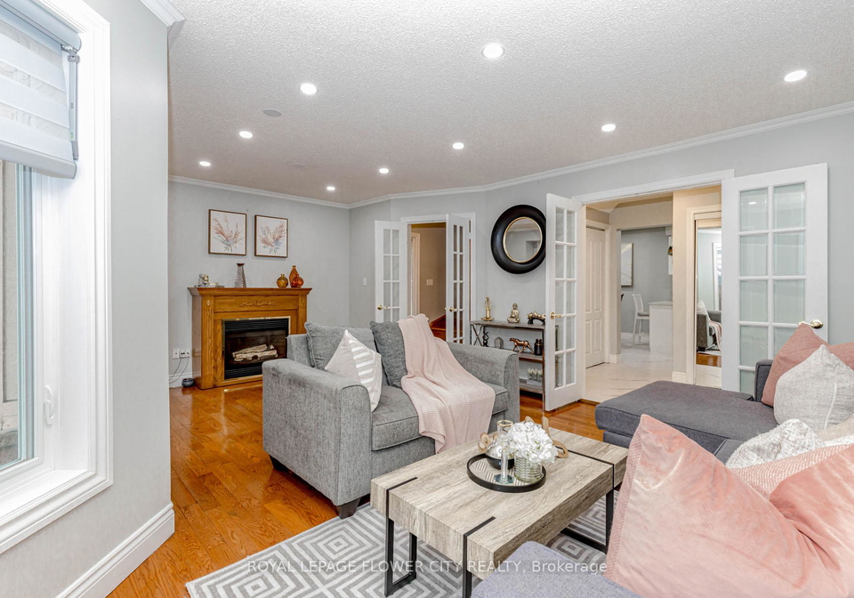 194-pressed-brick-drive-brampton-ontario-w12959536