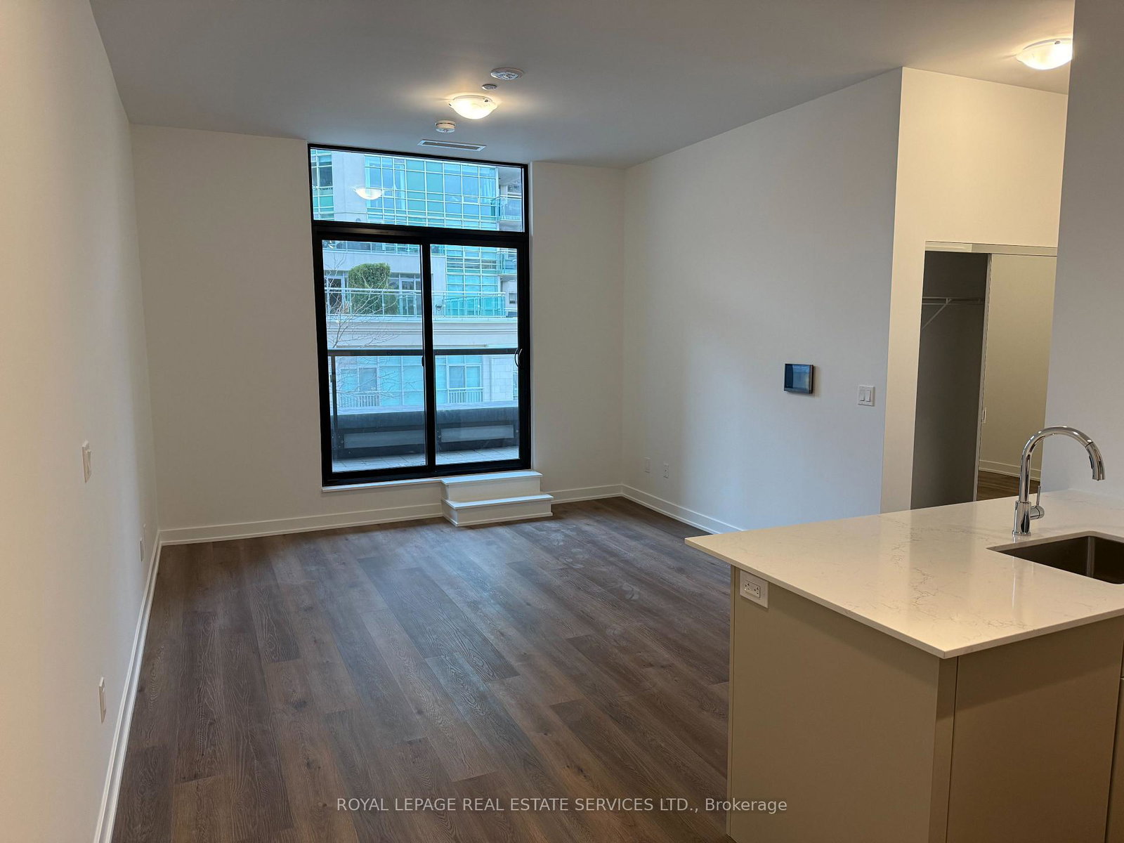 2075-lakeshore-road-burlington-ontario-w12959574