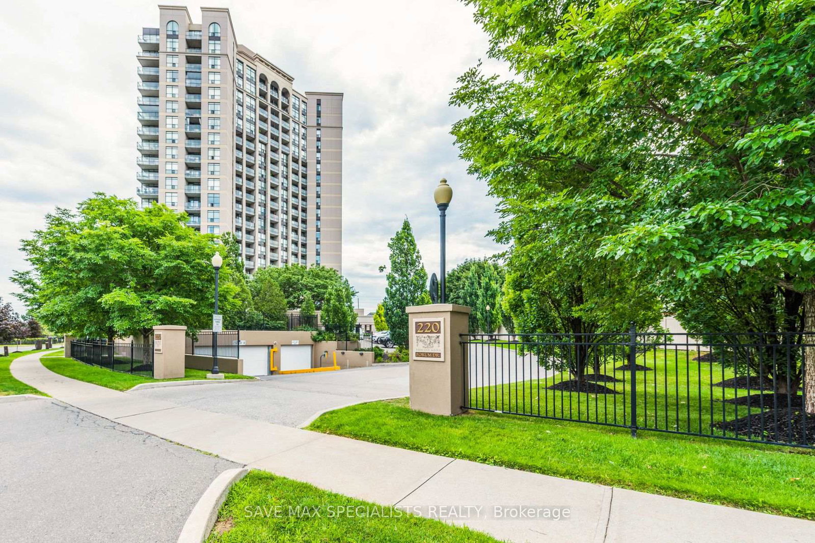 220-forum-drive-mississauga-ontario-w12959752