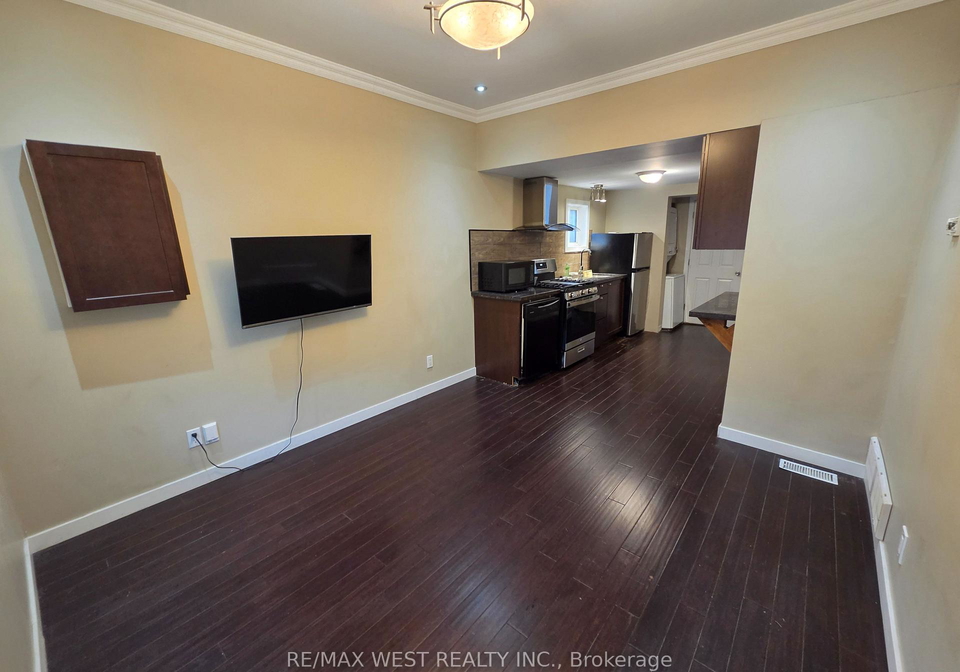 44-beechwood-avenue-toronto-ontario-w12960048