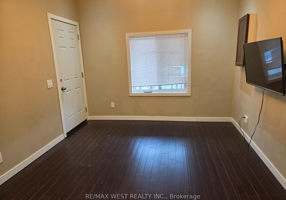 44-beechwood-avenue-toronto-ontario-w12960048