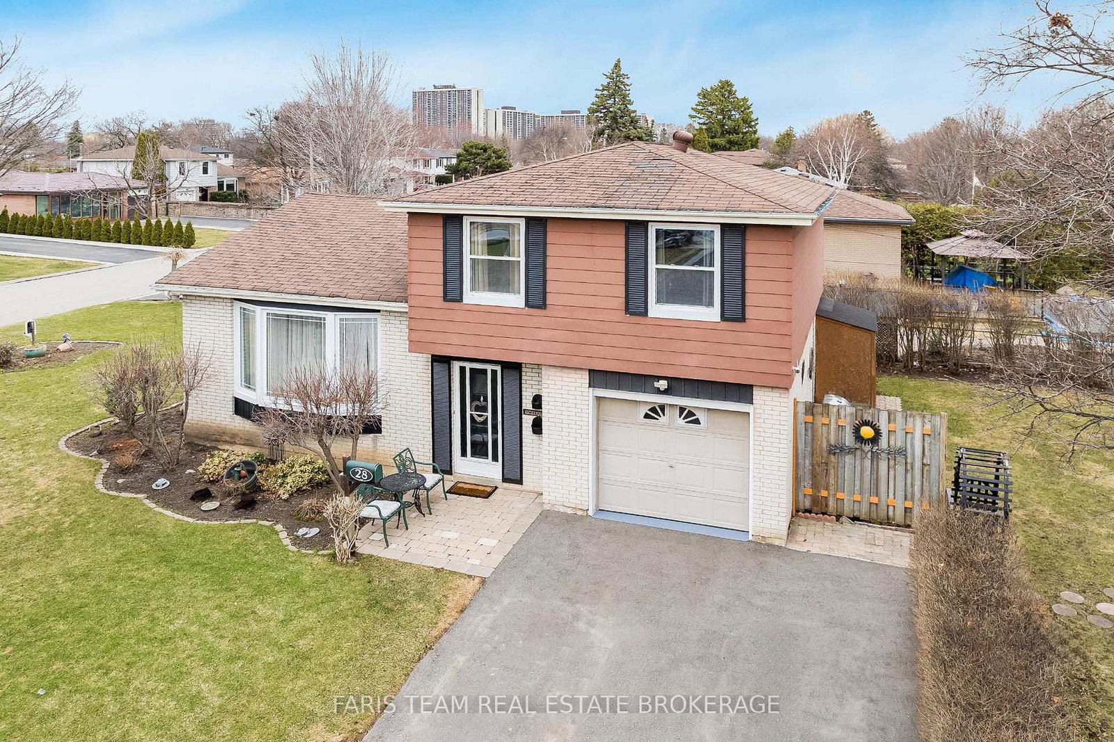 28-bromley-crescent-brampton-ontario-w12960372