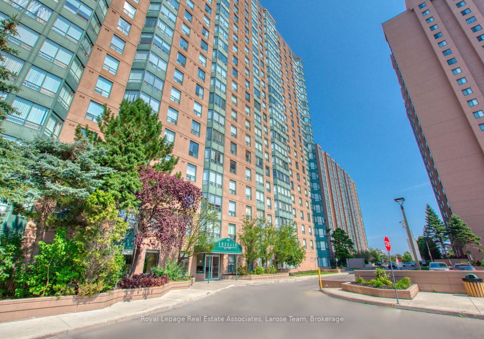 135-hillcrest-avenue-mississauga-ontario-w12960516