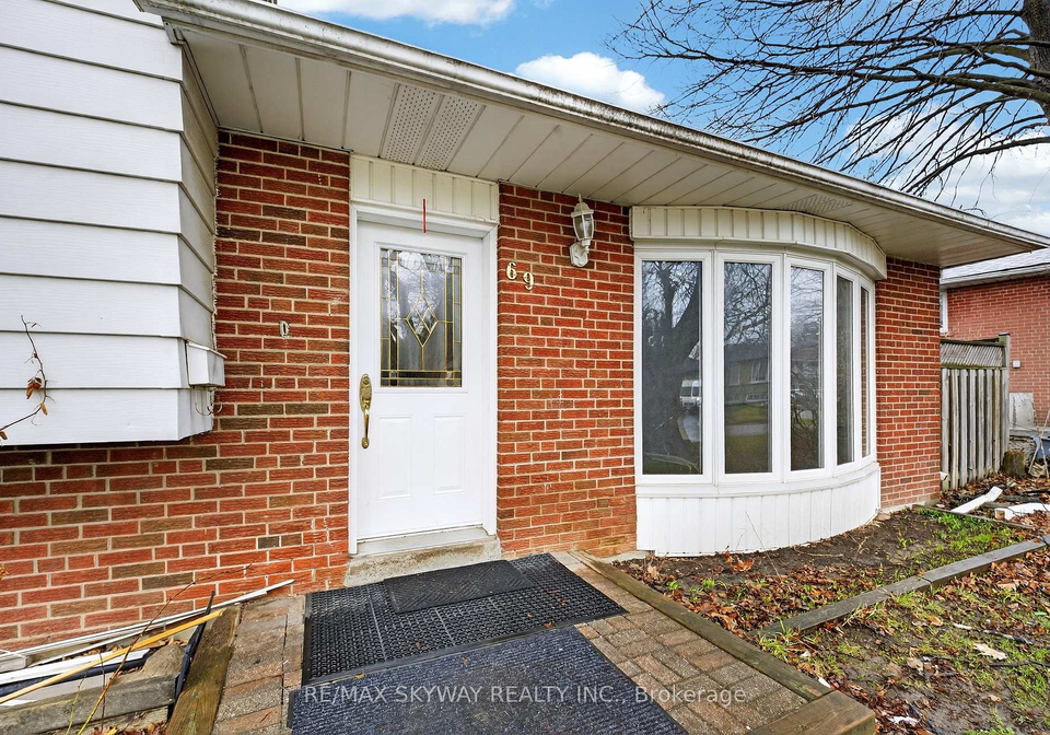 69-argyle-crescent-brampton-ontario-w12960620