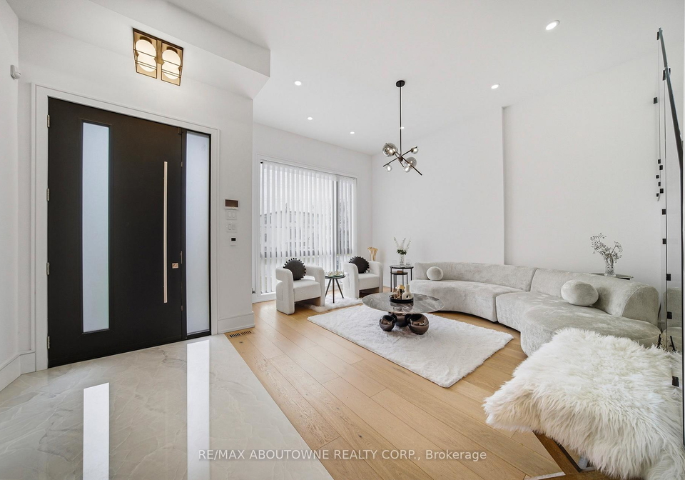 2556-glengarry-road-mississauga-ontario-w12960652