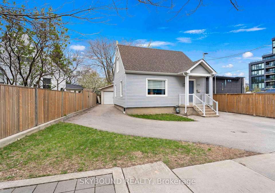 790-the-queensway-etobicoke-ontario-w12960658