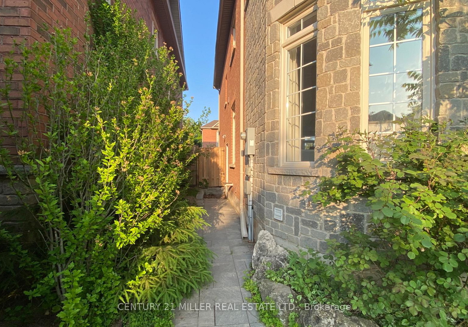 springflower-way-oakville-ontario-w12961748