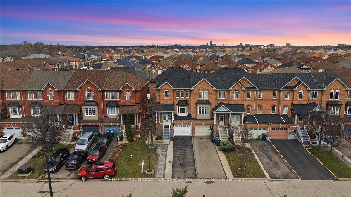 6613-jazzy-mews-mississauga-ontario-w12961926