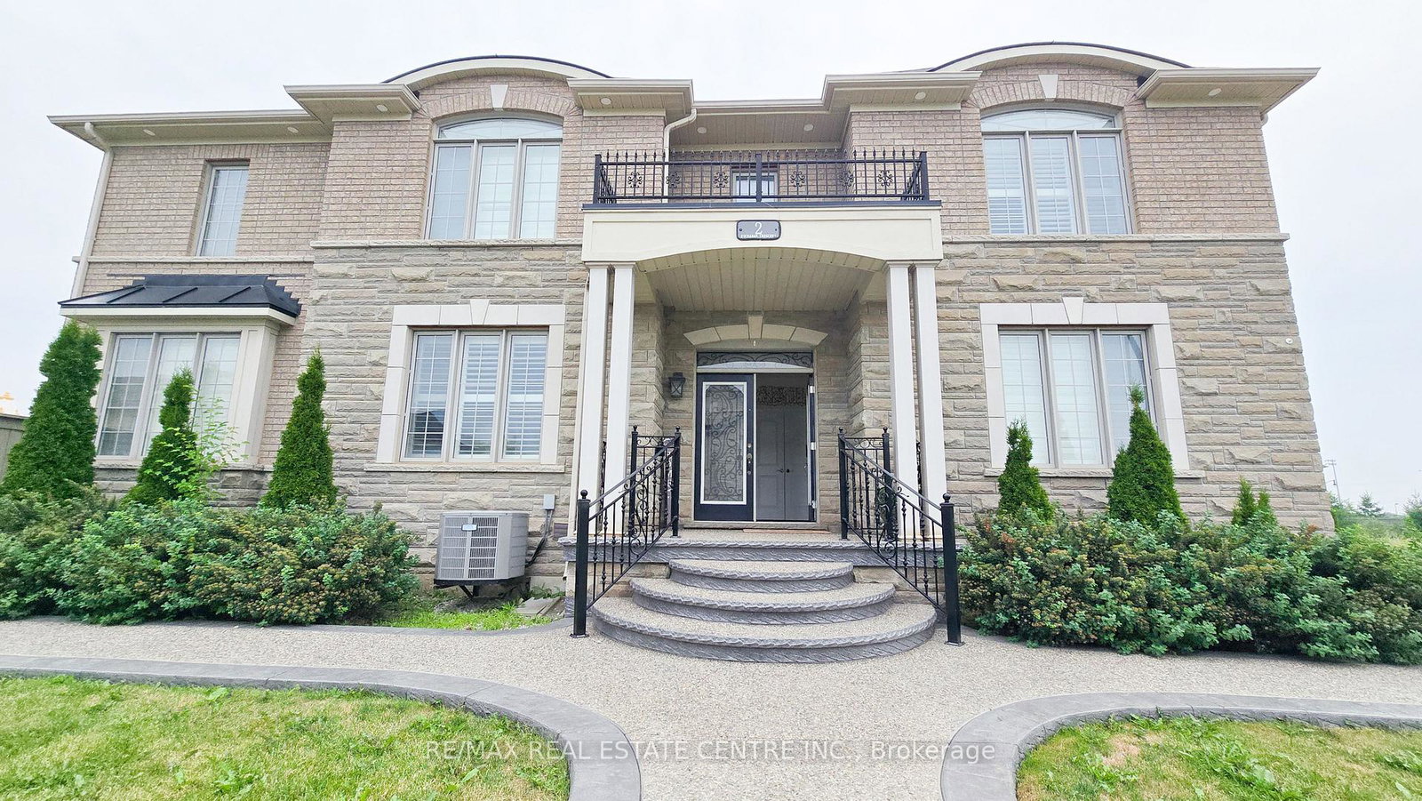 2-buchanan-crescent-brampton-ontario-w12961960