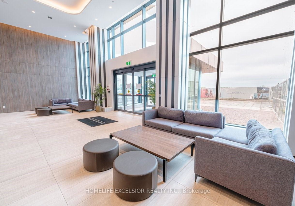 220-missinnihe-way-mississauga-ontario-w12962370