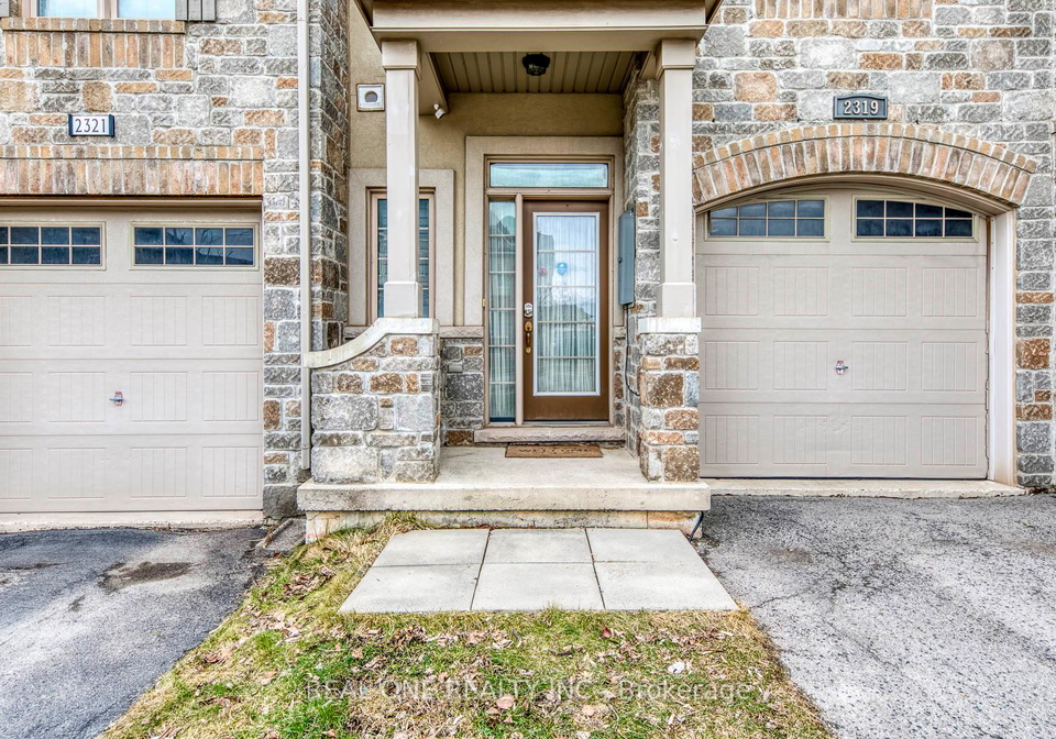 2319-stone-glen-crescent-oakville-ontario-w12962384