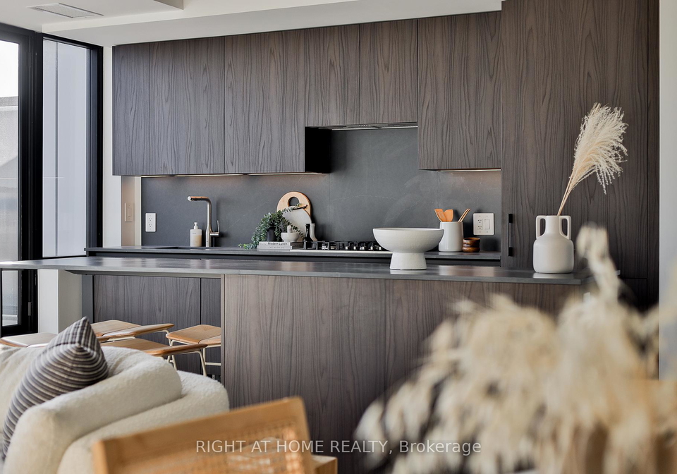 2720-dundas-street-w-toronto-ontario-w12962894