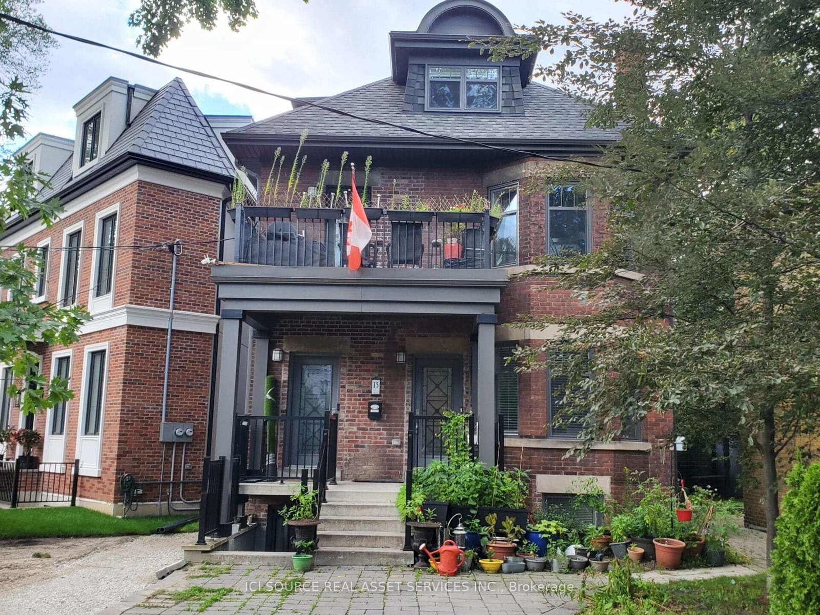 15-highview-crescent-toronto-ontario-w12963984