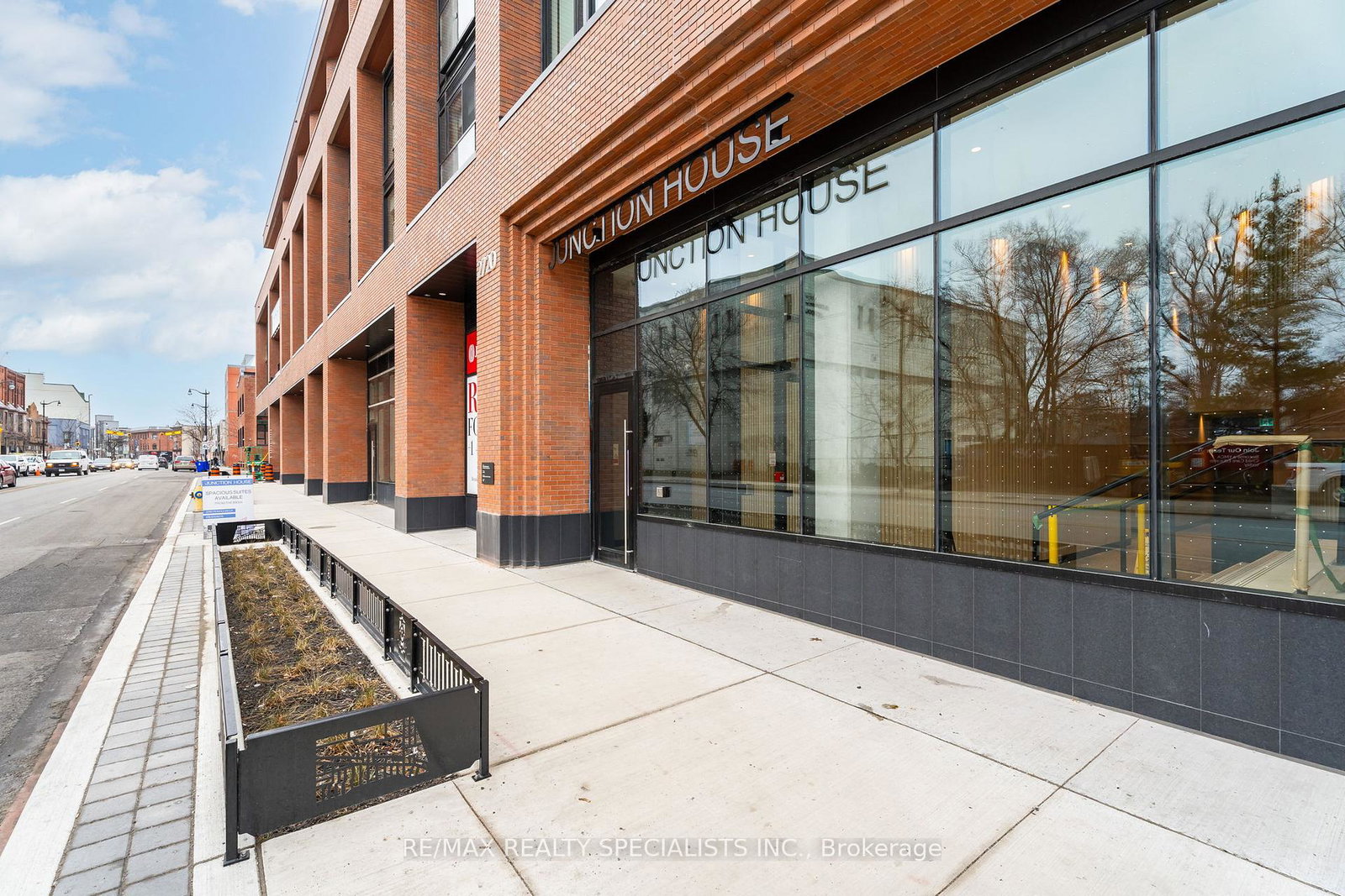 2720-dundas-street-w-toronto-ontario-w12964156