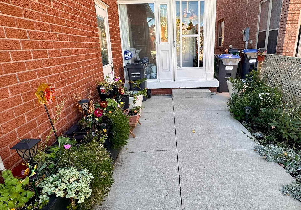 6879-bansbridge-crescent-mississauga-ontario-w12964256