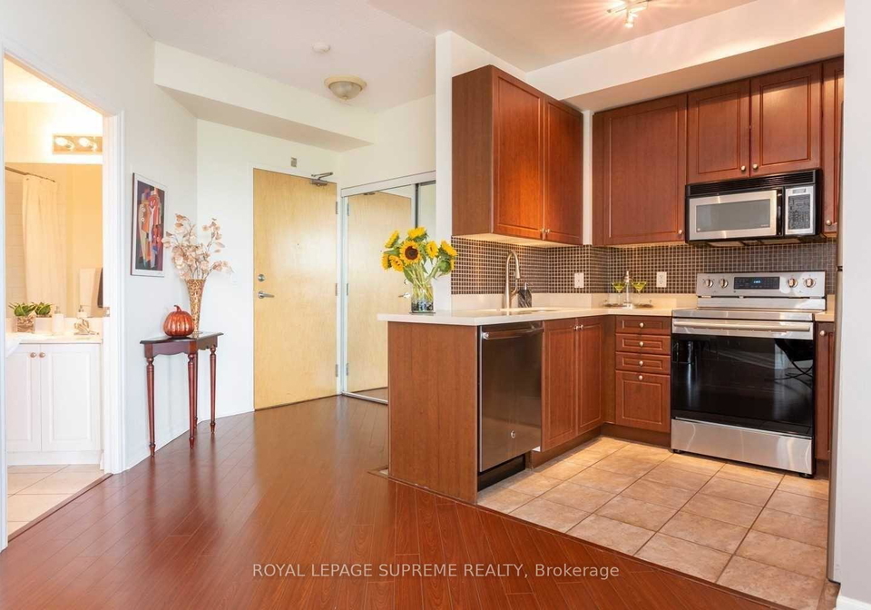 220-burnhamthorpe-road-w-mississauga-ontario-w12965208