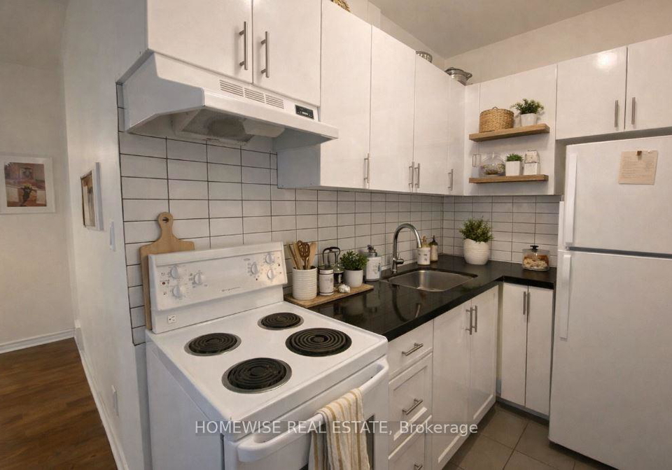 1-triller-avenue-toronto-ontario-w12965700