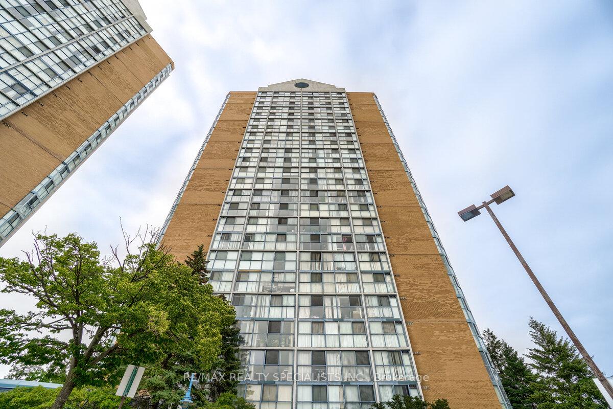 35-trailwood-drive-mississauga-ontario-w12966384