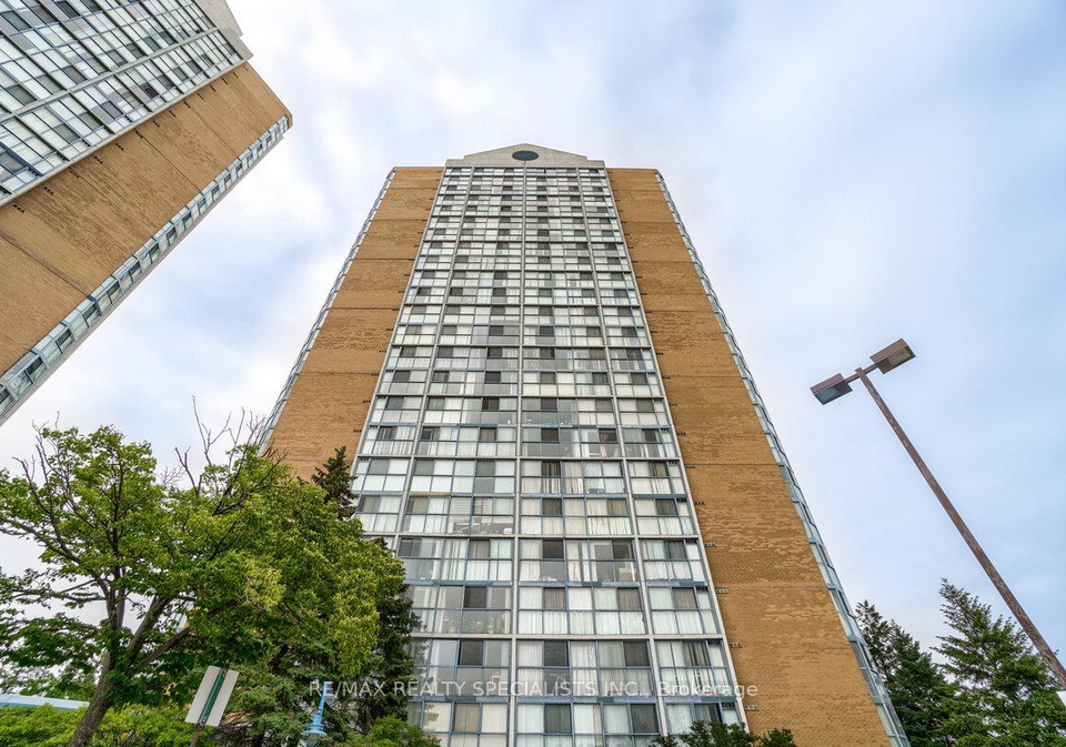 35-trailwood-drive-mississauga-ontario-w12966384
